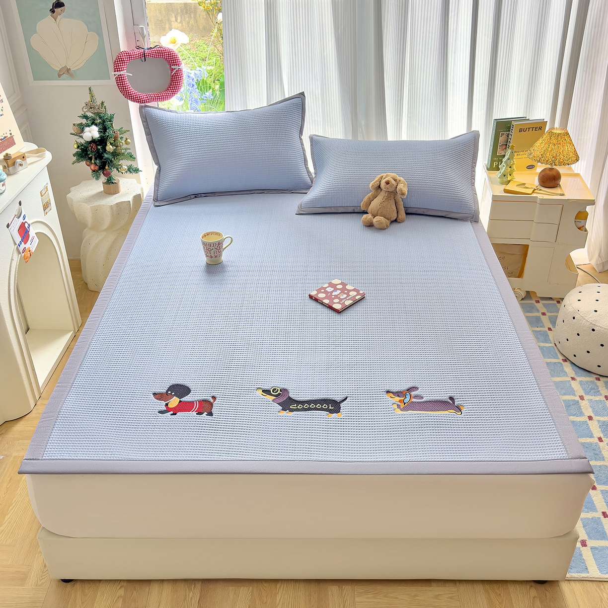 91家纺网 家纺一手货源 找家纺 圣比熊 2026春夏新款卡通印加绣花凉豆豆绣花凉席席子 酷狗派对