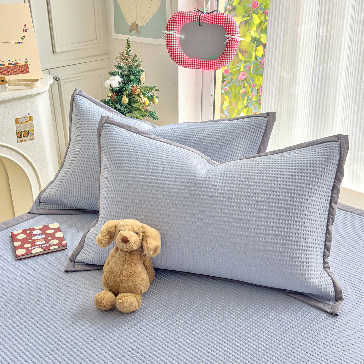 91家纺网 家纺一手货源 找家纺 圣比熊 2026春夏新款卡通印加绣花凉豆豆绣花凉席席子 酷狗派对