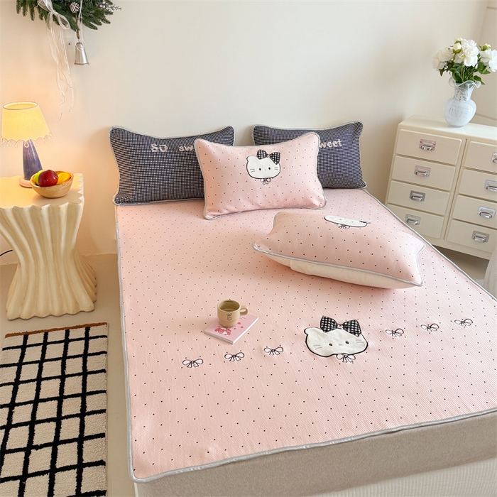 91家纺网 家纺一手货源 找家纺 （总）吾欢心 2026夏季新款夏日猫咪系列PE凉感提花凉席430克高克重冰丝软席三件套同款单夏被空调被可机洗