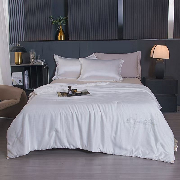 91家纺网 家纺一手货源 找家纺 （总）栩裕纺织 2026新款烫钻黄金蚕丝被,白色