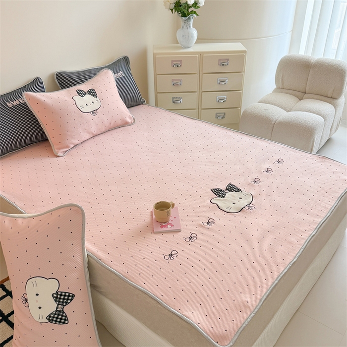 91家纺网 家纺一手货源 找家纺 （总）吾欢心 2026夏季新款夏日猫咪系列PE凉感提花凉席430克高克重冰丝软席三件套同款单夏被空调被可机洗