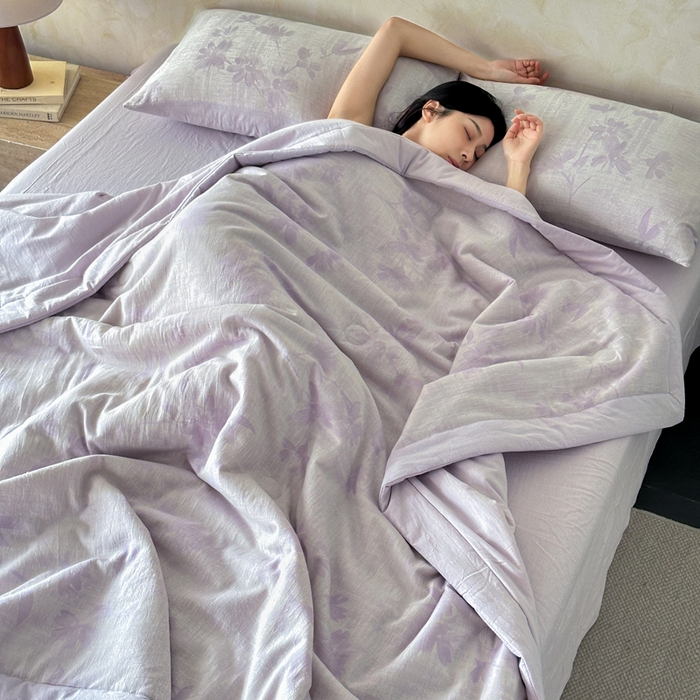 91家纺网 家纺一手货源 找家纺 如一 2026新款A类色织提花全棉双层纱水洗棉夏被夏凉被空调被四件套 兰序紫