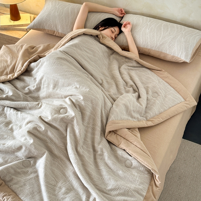 91家纺网 家纺一手货源 找家纺 如一 2026新款A类色织提花全棉双层纱水洗棉夏被夏凉被空调被四件套 叶笙咖