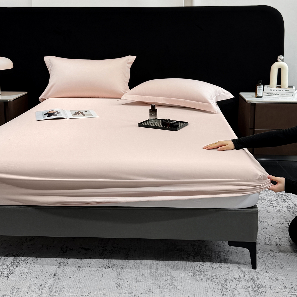 91家纺网 家纺一手货源 找家纺 欣宜家纺 2026春夏新款100支全棉纯棉50x50s贡缎长绒棉纯色素色单品床笠 床笠单件 轻奢粉