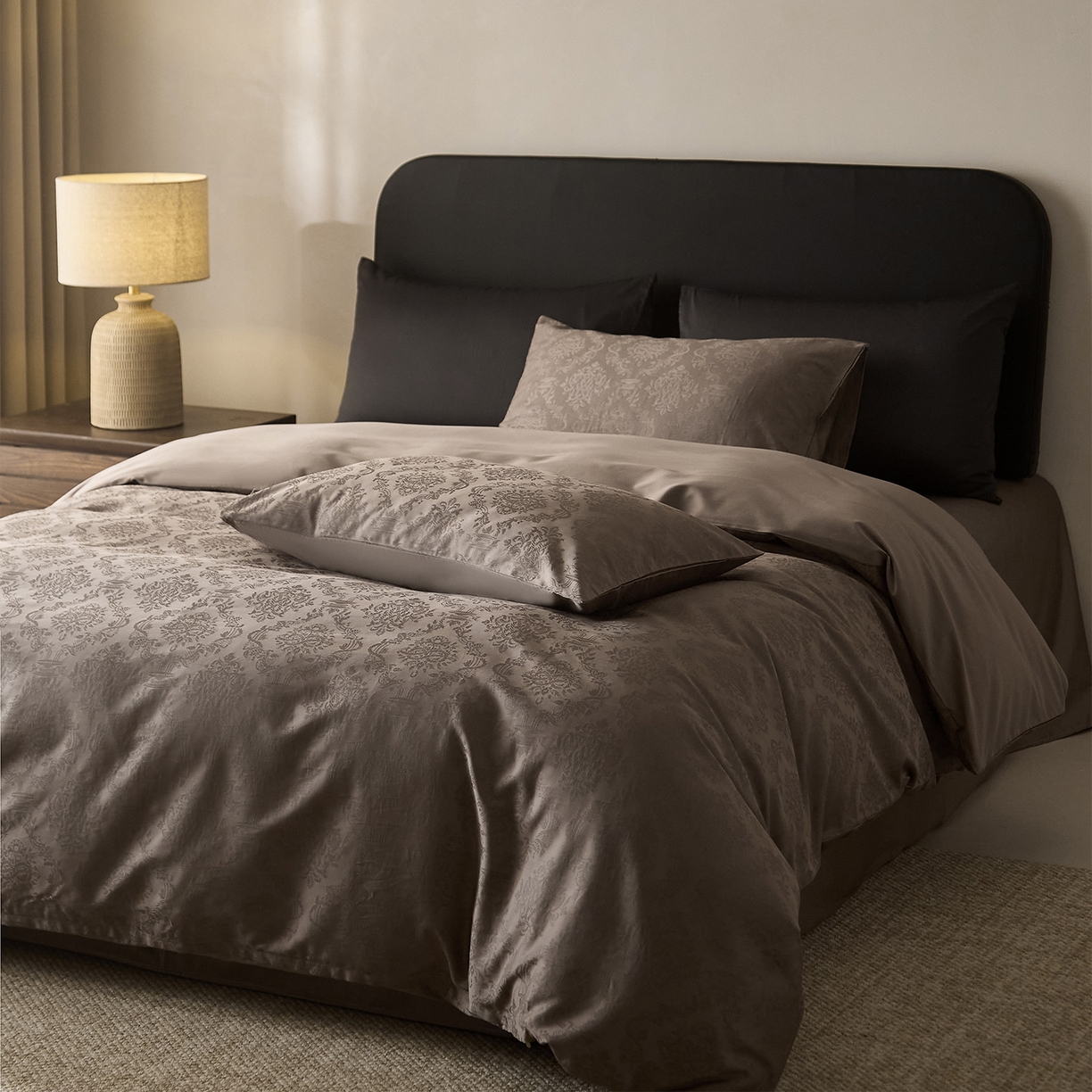 91家纺网 家纺一手货源 找家纺 ONE TWO ONE 121 【会员-20】 【控价商品】【提供买家秀】  2026新款100s50支长绒棉全棉床上用品提花四件套 微风知韵-轻咖