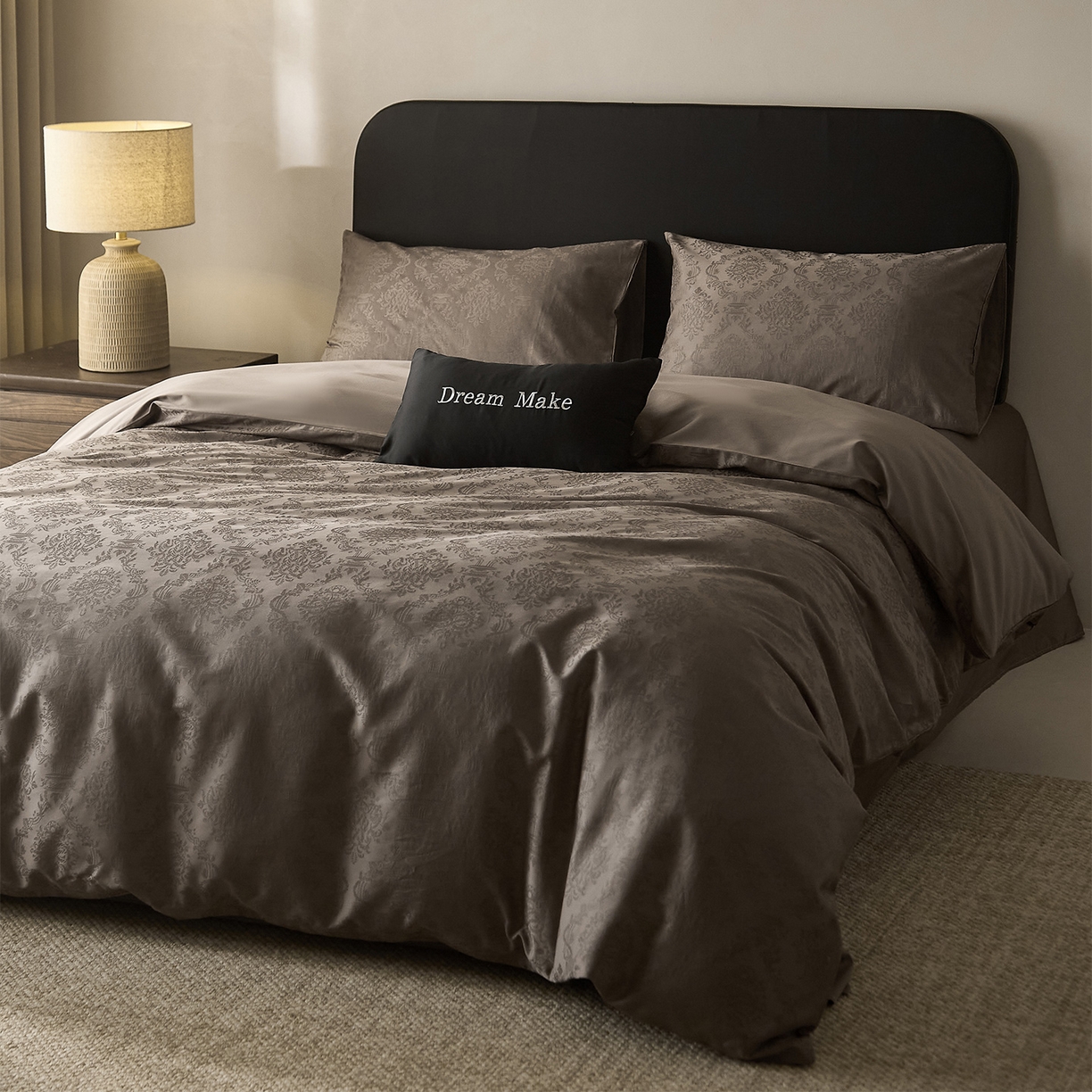 91家纺网 家纺一手货源 找家纺 ONE TWO ONE 121 【会员-20】 【控价商品】【提供买家秀】  2026新款100s50支长绒棉全棉床上用品提花四件套 微风知韵-轻咖