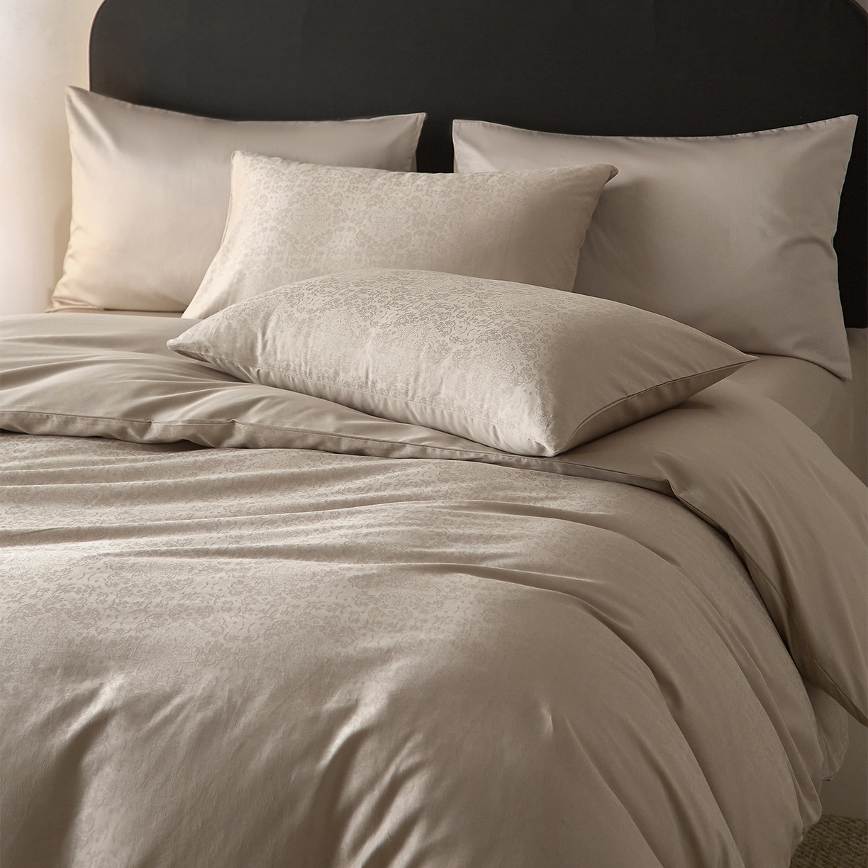 91家纺网 家纺一手货源 找家纺 ONE TWO ONE 121 【会员-20】 【控价商品】【提供买家秀】  2026新款100s50支长绒棉全棉床上用品提花四件套 花间敬亭