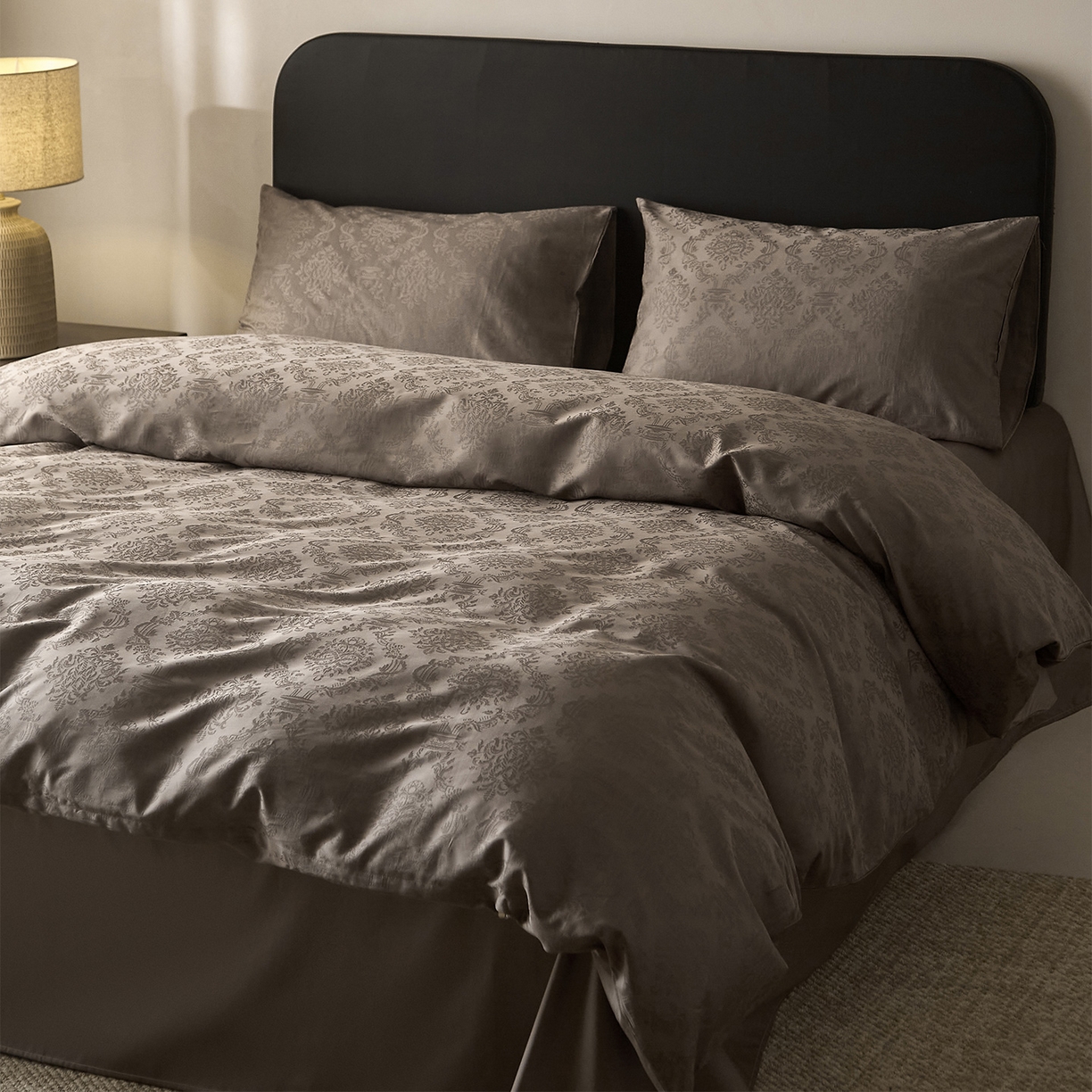 91家纺网 家纺一手货源 找家纺 ONE TWO ONE 121 【会员-20】 【控价商品】【提供买家秀】  2026新款100s50支长绒棉全棉床上用品提花四件套 微风知韵-轻咖