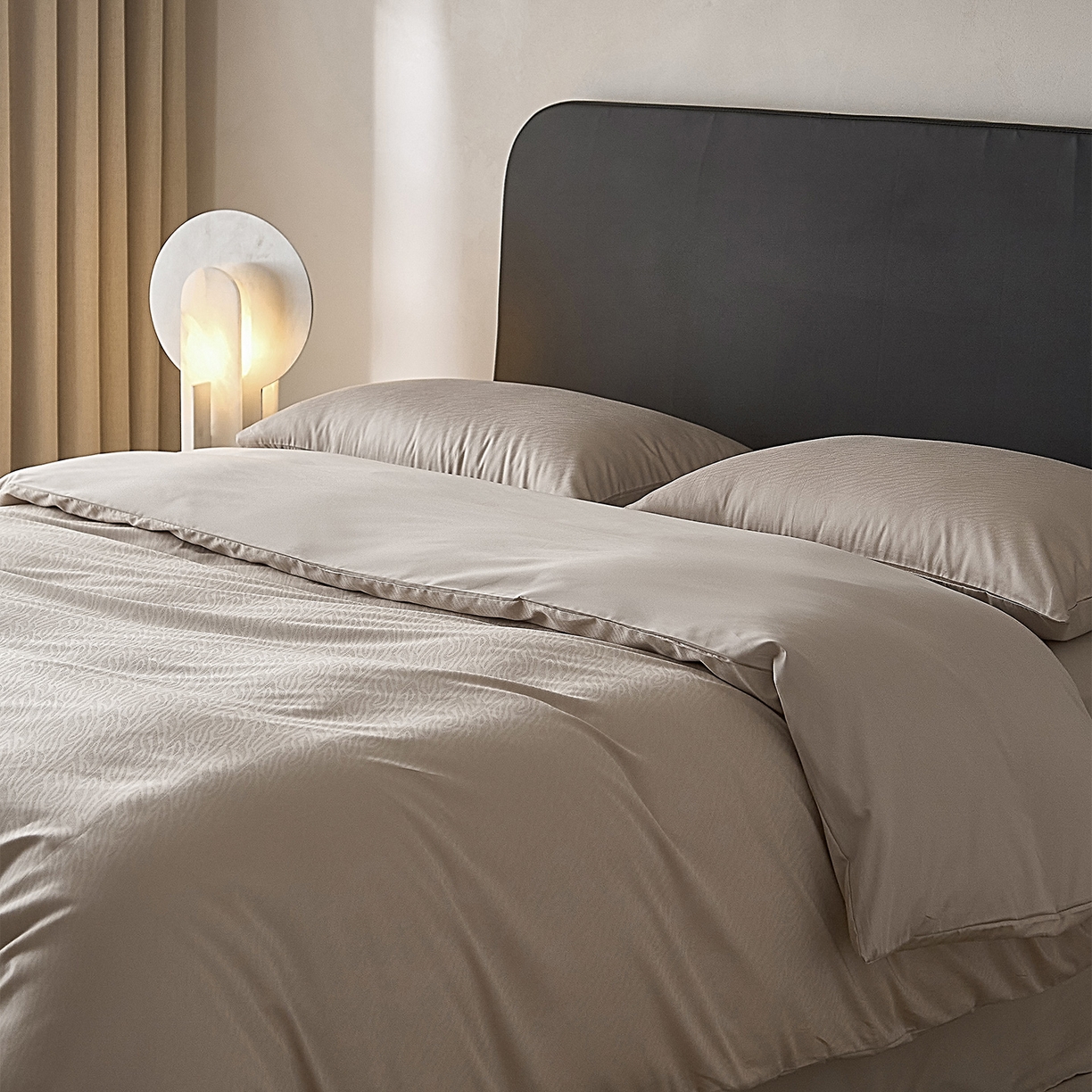 91家纺网 家纺一手货源 找家纺 ONE TWO ONE 121 【会员-20】 【控价商品】【提供买家秀】  2026新款100s50支长绒棉全棉床上用品提花四件套 布拉格