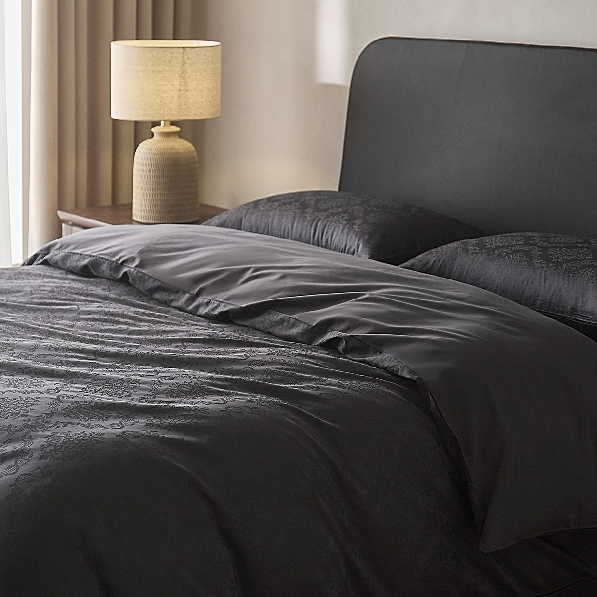 91家纺网 家纺一手货源 找家纺 ONE TWO ONE 121 【会员-20】 【控价商品】【提供买家秀】  2026新款100s50支长绒棉全棉床上用品提花四件套 微风知韵-茶墨