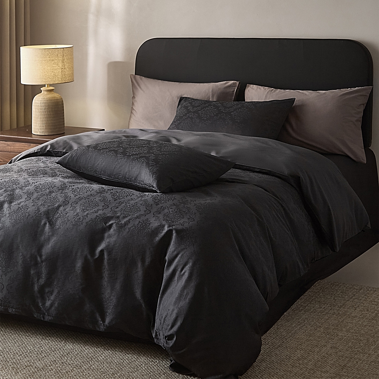 91家纺网 家纺一手货源 找家纺 ONE TWO ONE 121 【会员-20】 【控价商品】【提供买家秀】  2026新款100s50支长绒棉全棉床上用品提花四件套 微风知韵-茶墨