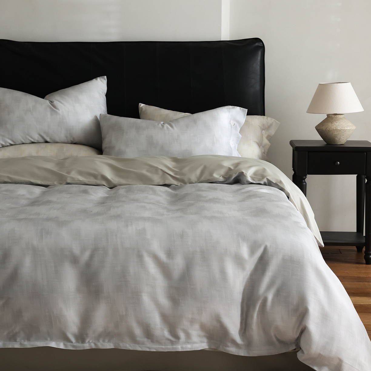 91家纺网 家纺一手货源 找家纺 ONE TWO ONE 121 【会员-20】 【控价商品】【提供买家秀】  2026新款专版数码印花100s长绒棉全棉床上用品四件套 墨染江南-灰