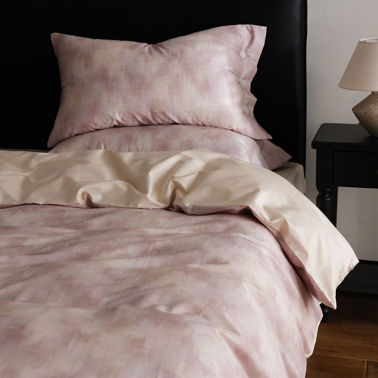 91家纺网 家纺一手货源 找家纺 ONE TWO ONE 121 【会员-20】 【控价商品】【提供买家秀】  2026新款专版数码印花100s长绒棉全棉床上用品四件套 墨染江南-粉