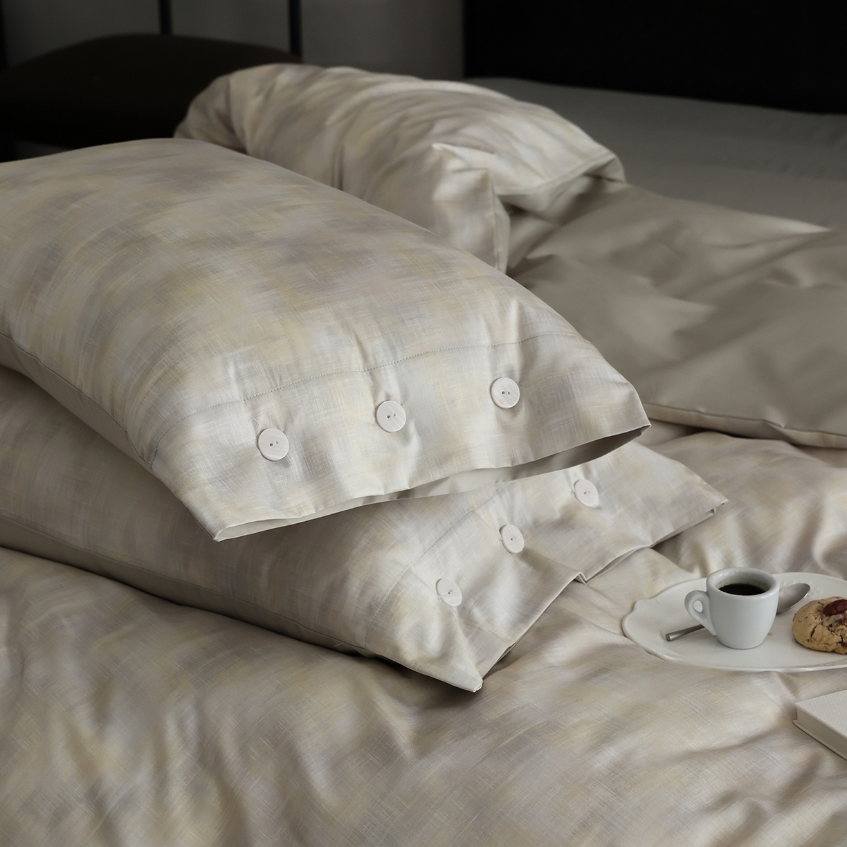 91家纺网 家纺一手货源 找家纺 ONE TWO ONE 121 【会员-20】 【控价商品】【提供买家秀】  2026新款专版数码印花100s长绒棉全棉床上用品四件套 墨染江南-晴