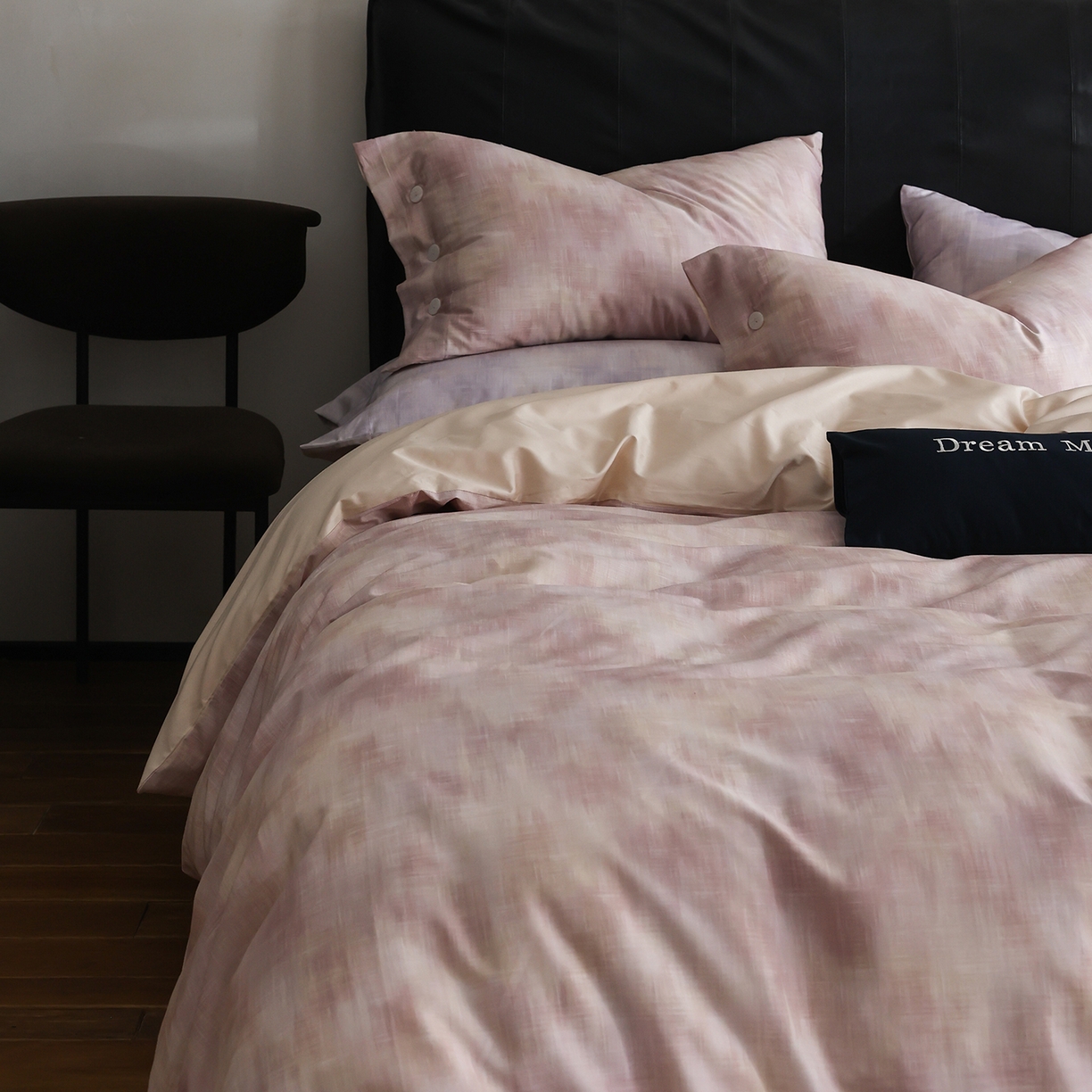 91家纺网 家纺一手货源 找家纺 ONE TWO ONE 121 【会员-20】 【控价商品】【提供买家秀】  2026新款专版数码印花100s长绒棉全棉床上用品四件套 墨染江南-粉