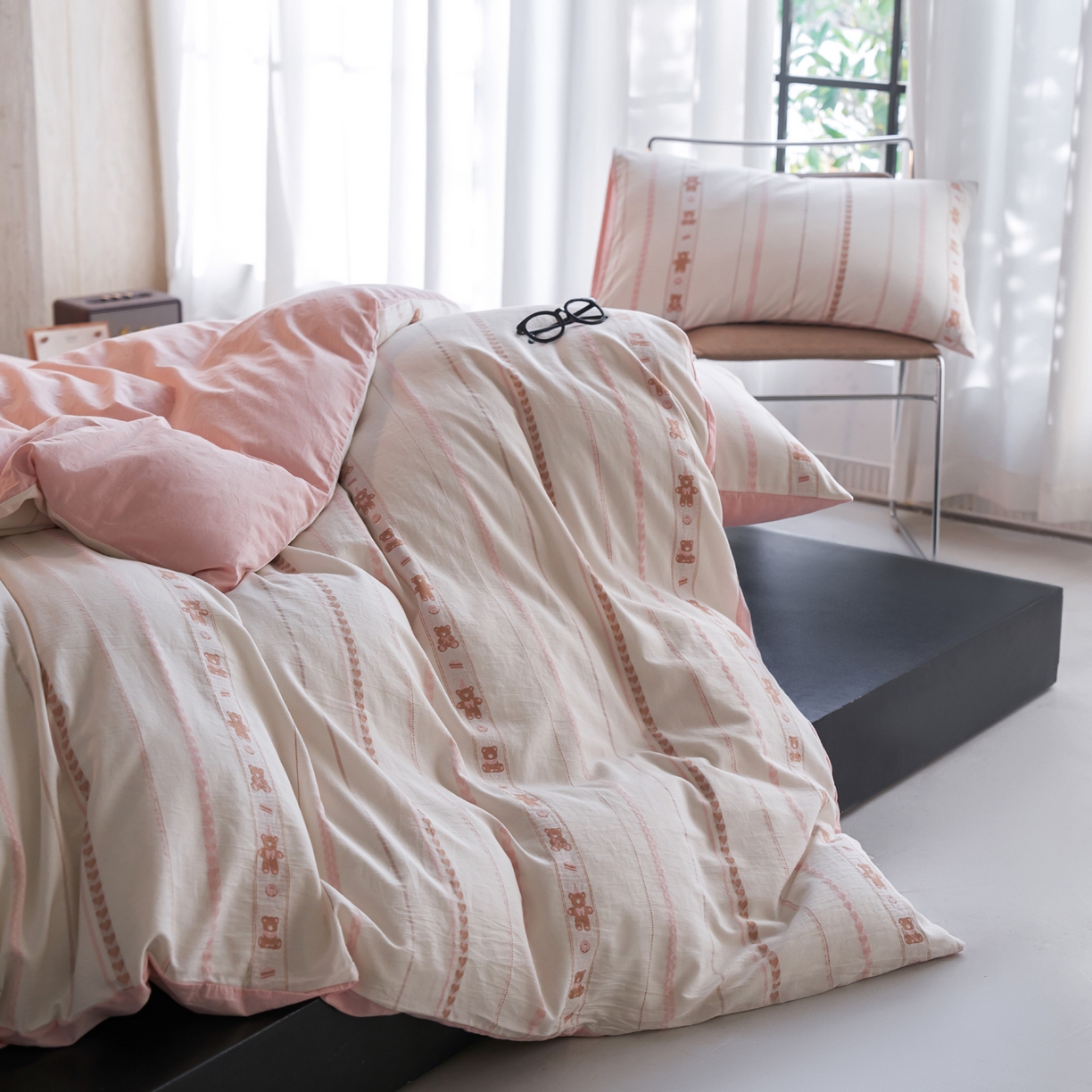 91家纺网 家纺一手货源 找家纺 如一 2026新款全棉纯棉水洗棉卡通色织大提花四件套 甜点熊-粉咖