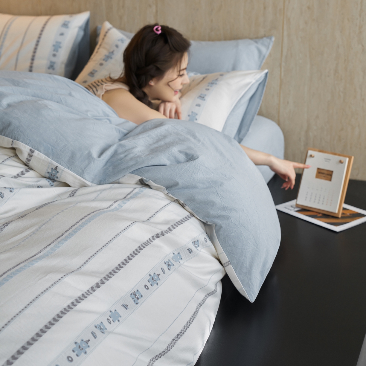 91家纺网 家纺一手货源 找家纺 如一 2026新款全棉纯棉水洗棉卡通色织大提花四件套 甜点熊-蓝灰