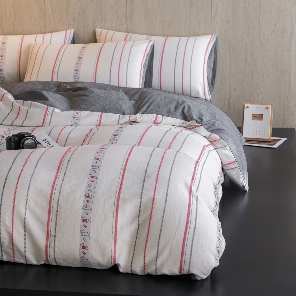 91家纺网 家纺一手货源 找家纺 如一 2026新款全棉纯棉水洗棉卡通色织大提花四件套 雪纳瑞-黑红