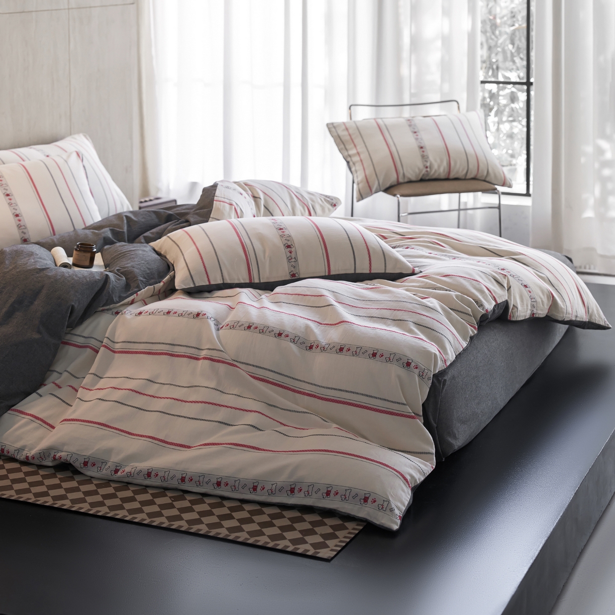 91家纺网 家纺一手货源 找家纺 如一 2026新款全棉纯棉水洗棉卡通色织大提花四件套 雪纳瑞-黑红