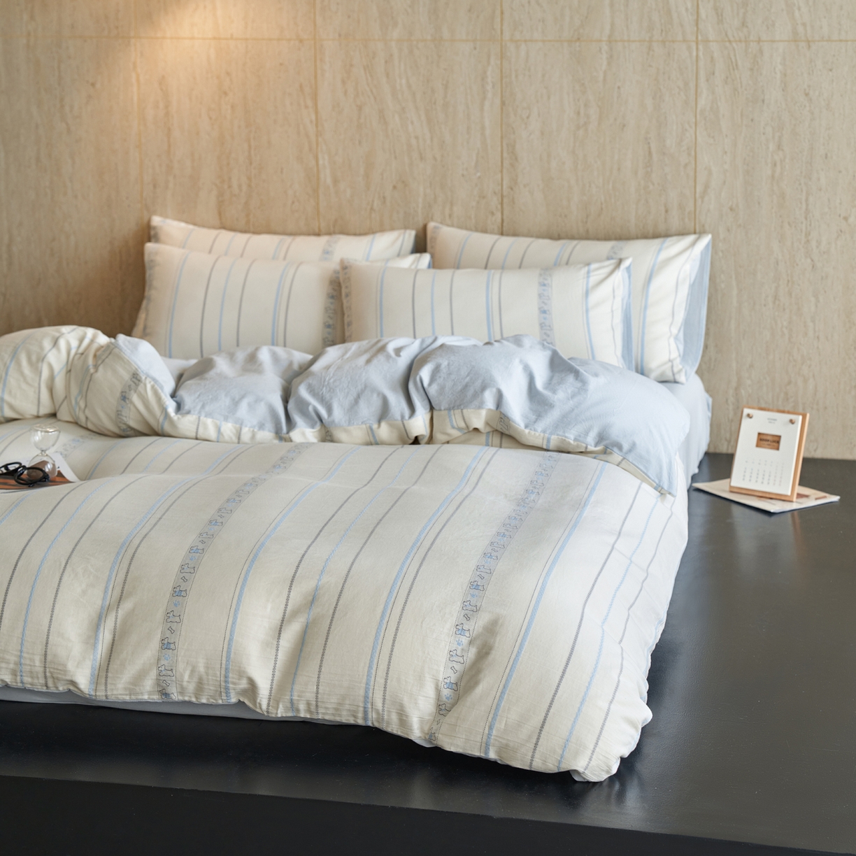 91家纺网 家纺一手货源 找家纺 如一 2026新款全棉纯棉水洗棉卡通色织大提花四件套 雪纳瑞-蓝灰