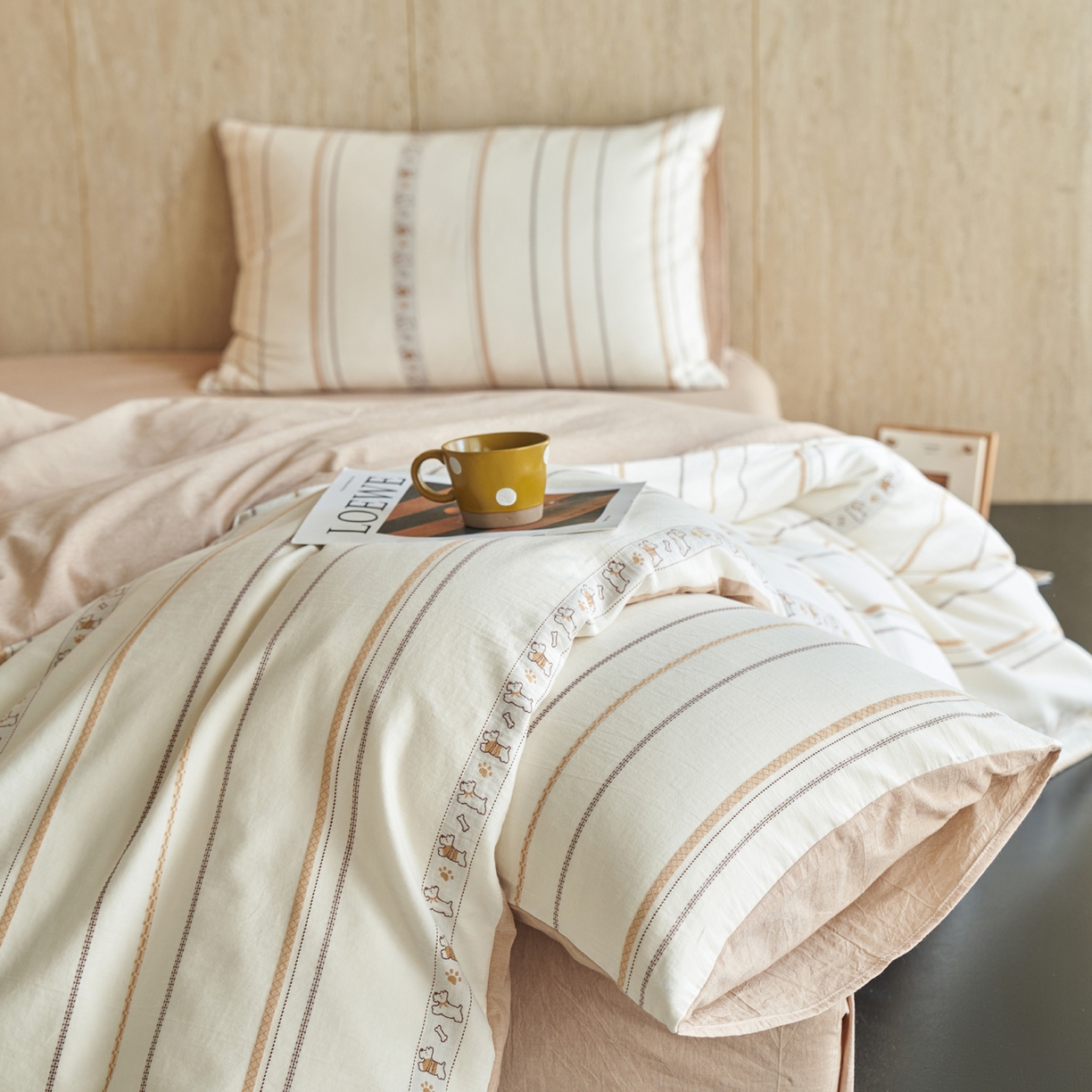 91家纺网 家纺一手货源 找家纺 如一 2026新款全棉纯棉水洗棉卡通色织大提花四件套 雪纳瑞-杏咖