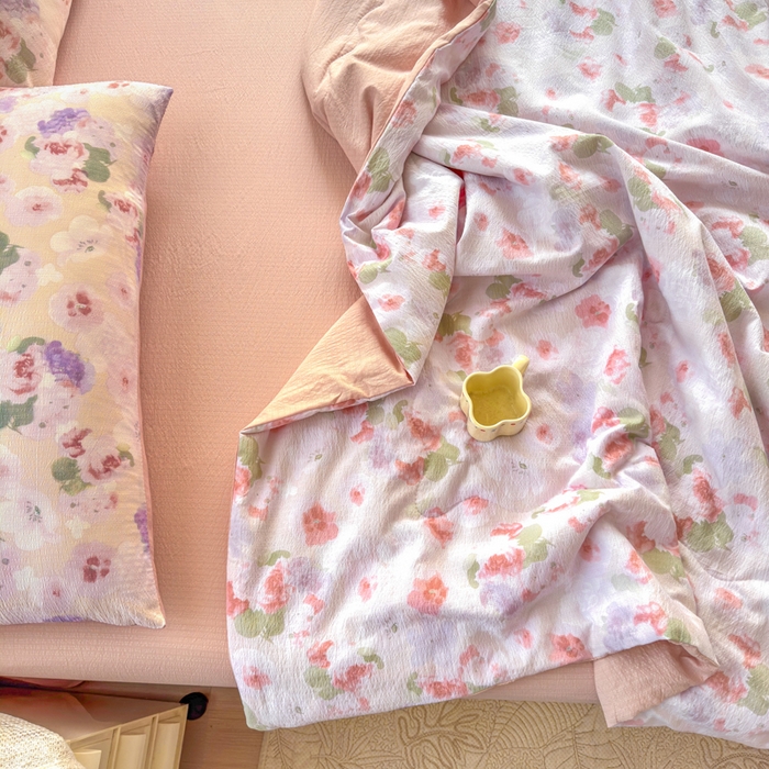 91家纺网 家纺一手货源 找家纺 梵希雅 2026新款A类木棉皱皱纱夏被 蜜桃花田