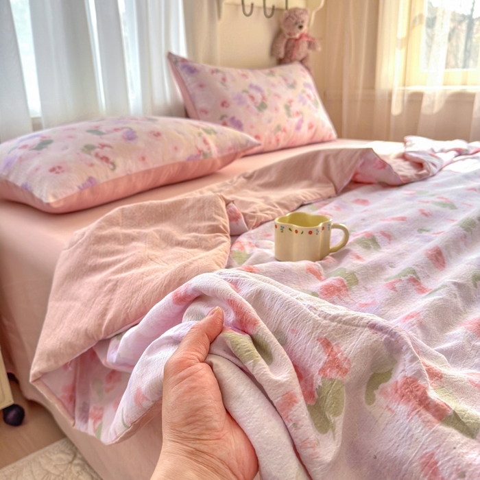 91家纺网 家纺一手货源 找家纺 梵希雅 2026新款A类木棉皱皱纱夏被 蜜桃花田