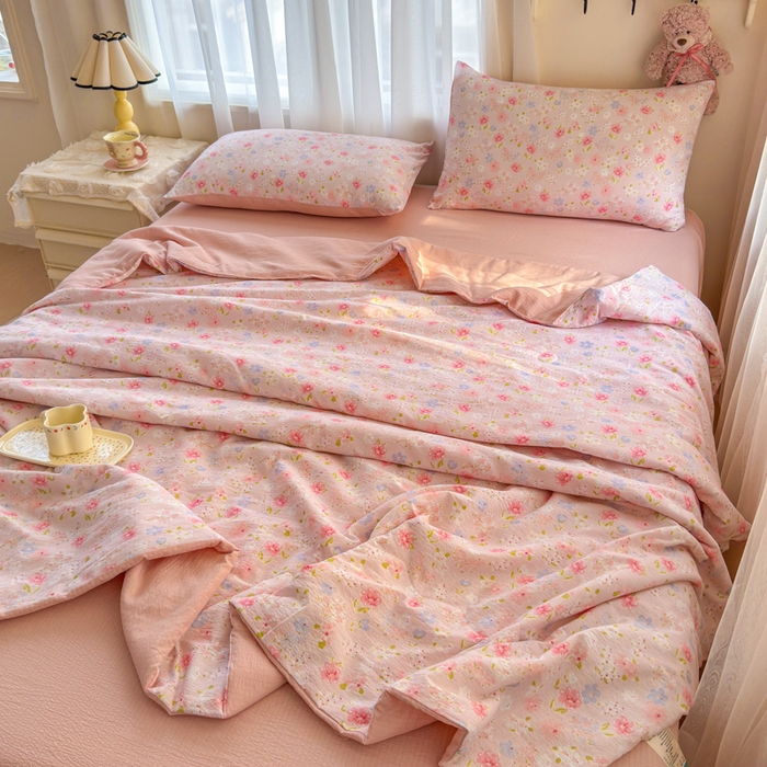 91家纺网 家纺一手货源 找家纺 梵希雅 2026新款A类木棉皱皱纱夏被 樱粉星野