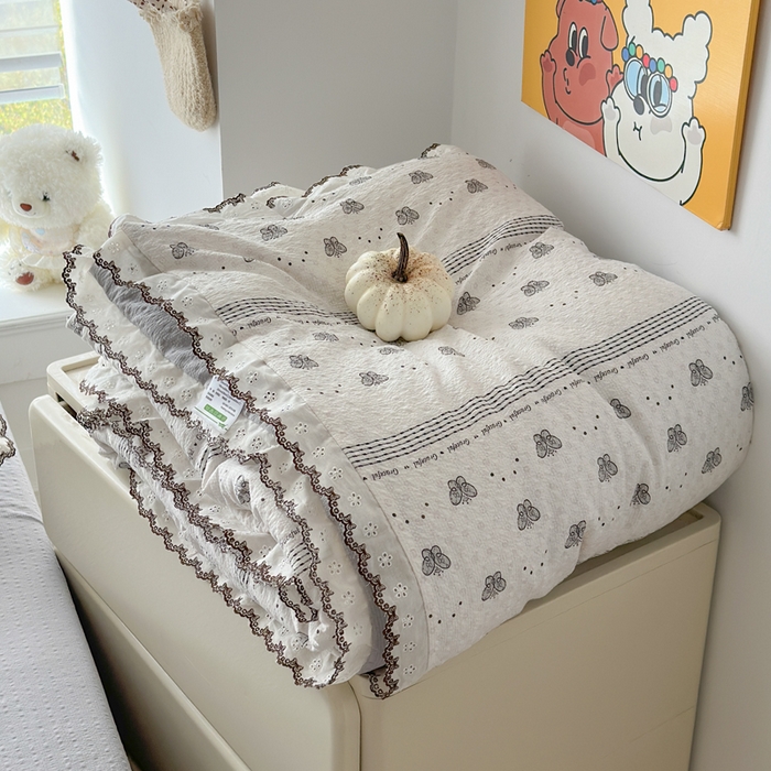 91家纺网 家纺一手货源 找家纺 桔禾家纺 2026水洗皱皱纱夏被  蓝纹木马星