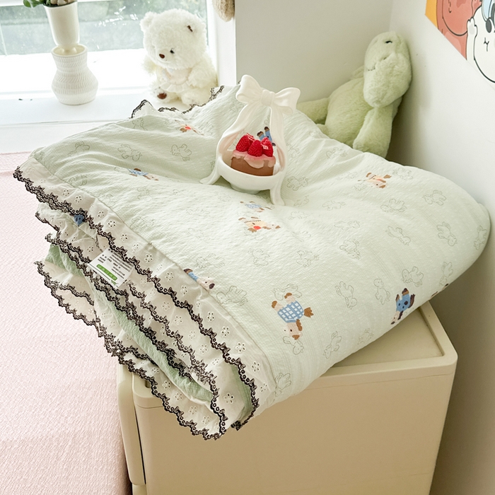 91家纺网 家纺一手货源 找家纺 （总）桔禾家纺 2026新款高克重小清新可爱风泡芙棉全棉镂空花边款夏被四件套夏凉被空调被四件套