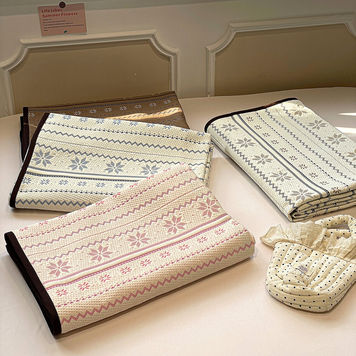 91家纺网 家纺一手货源 找家纺 （总）山茶家居-原创设计（原山茶家纺） 2026新款A类pe提花华夫格凉感席凉席席子-费尔岛系列