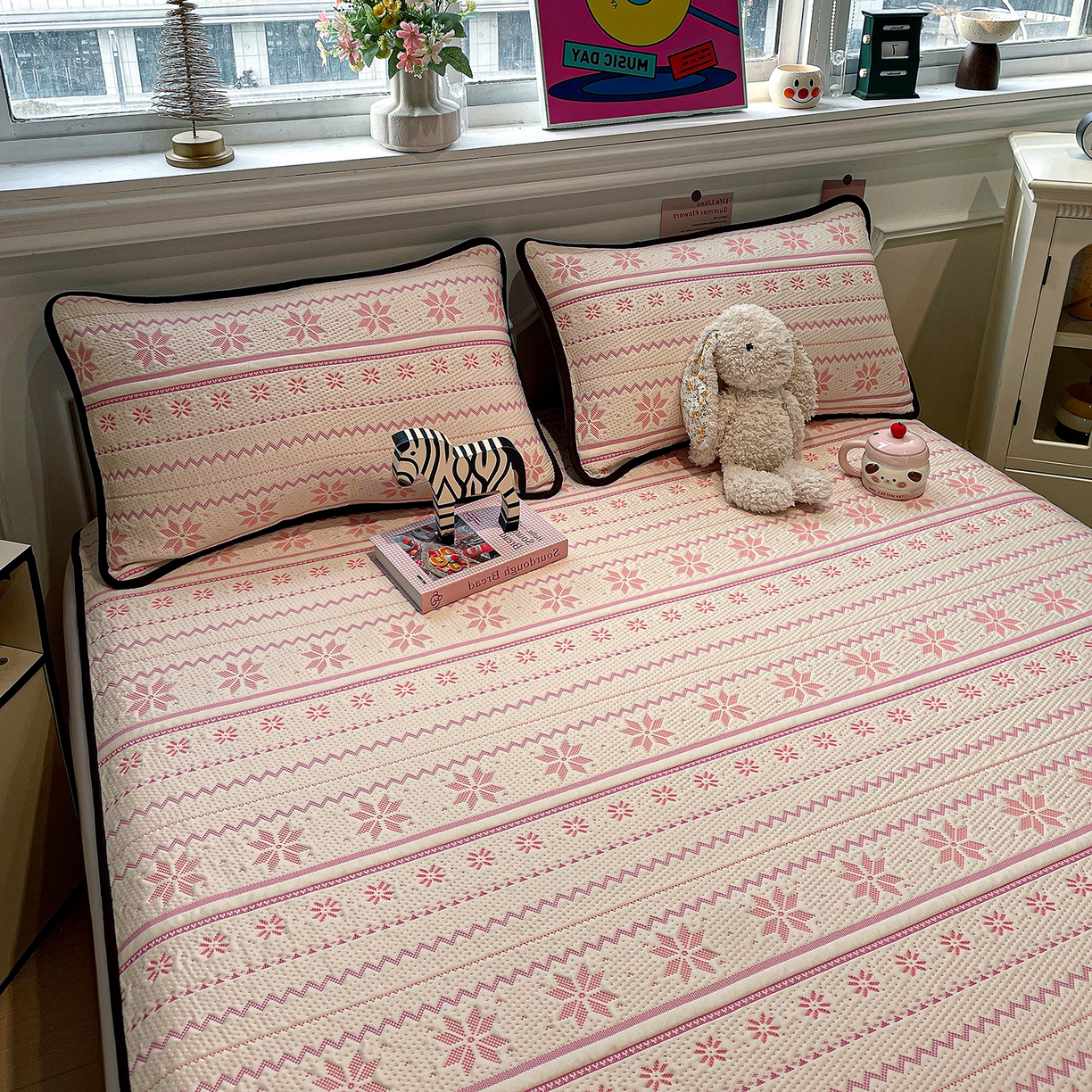 91家纺网 家纺一手货源 找家纺 山茶家居-原创设计（原山茶家纺） 2026新款A类pe提花华夫格凉感席凉席席子-费尔岛系列 费尔岛-粉