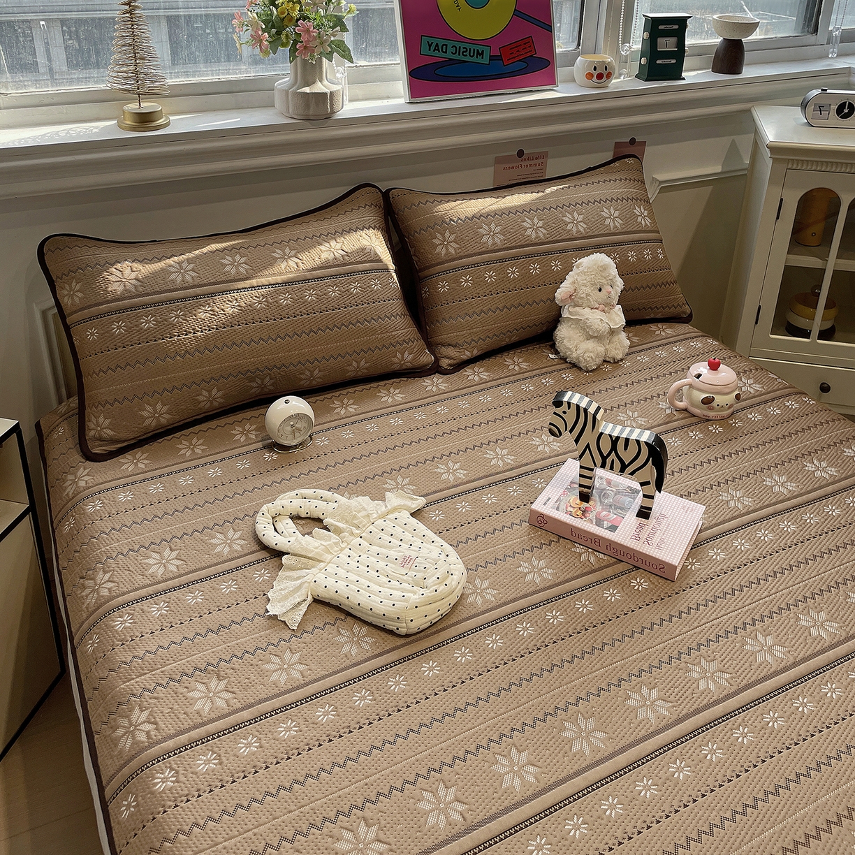 91家纺网 家纺一手货源 找家纺 山茶家居-原创设计（原山茶家纺） 2026新款A类pe提花华夫格凉感席凉席席子-费尔岛系列 费尔岛-深咖