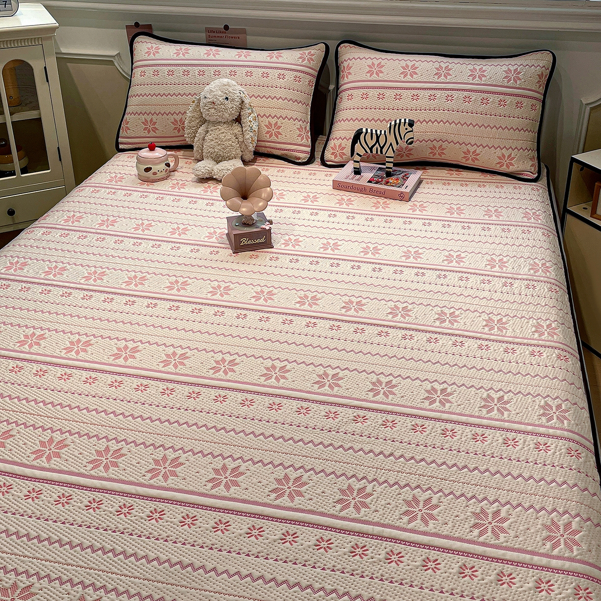 91家纺网 家纺一手货源 找家纺 山茶家居-原创设计（原山茶家纺） 2026新款A类pe提花华夫格凉感席凉席席子-费尔岛系列 费尔岛-粉