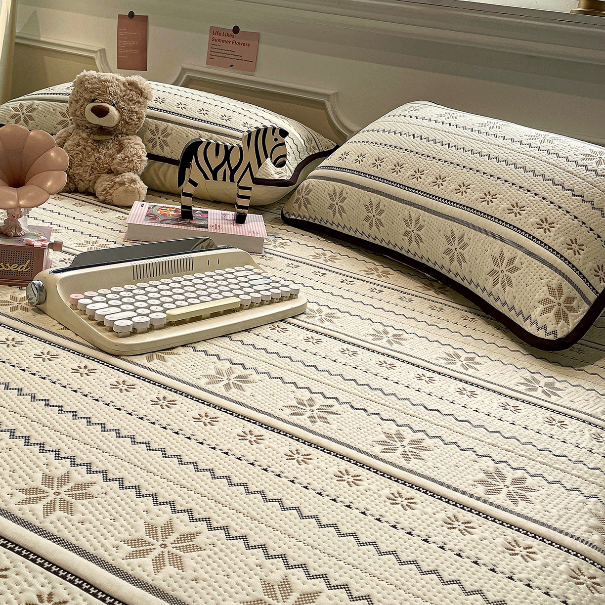 91家纺网 家纺一手货源 找家纺 山茶家居-原创设计（原山茶家纺） 2026新款A类pe提花华夫格凉感席凉席席子-费尔岛系列 费尔岛-米咖