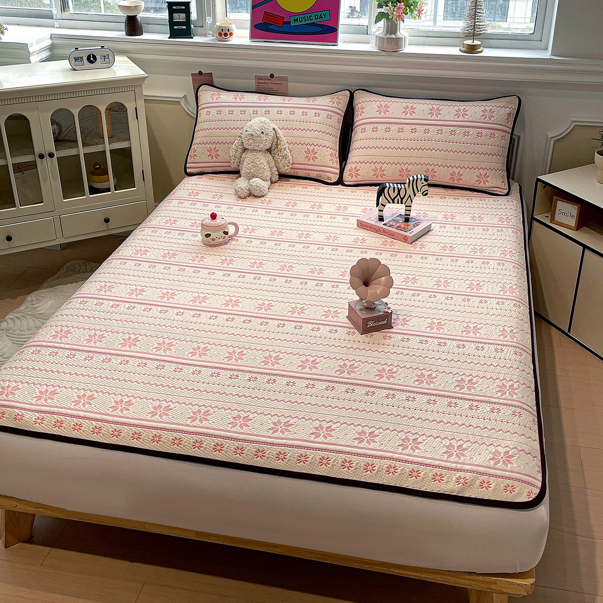 91家纺网 家纺一手货源 找家纺 山茶家居-原创设计（原山茶家纺） 2026新款A类pe提花华夫格凉感席凉席席子-费尔岛系列 费尔岛-粉