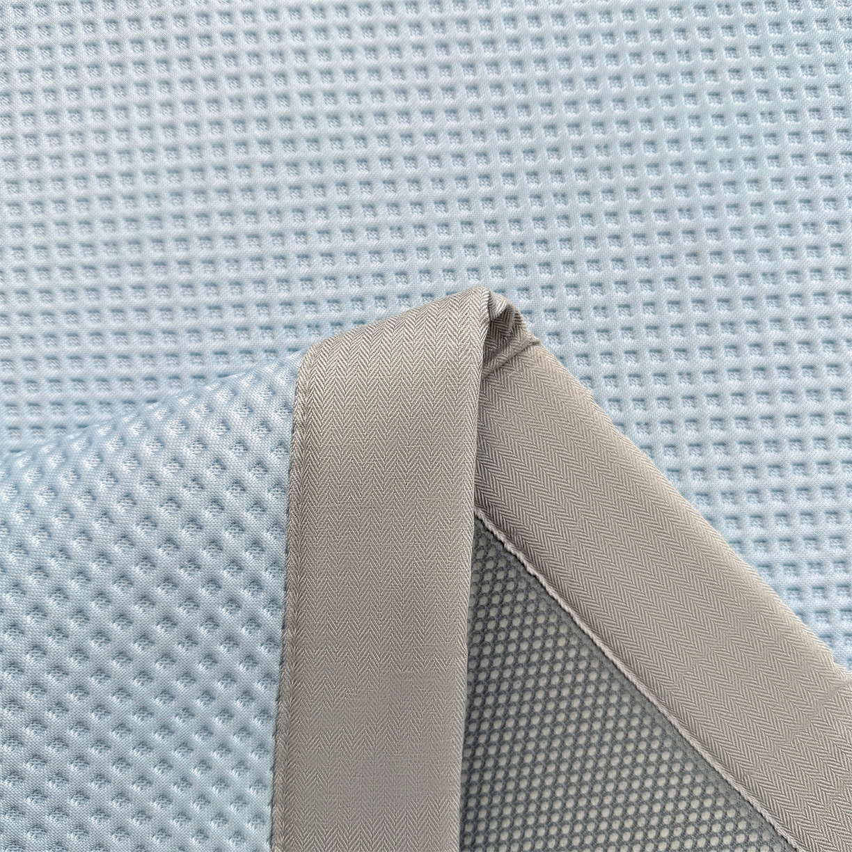 91家纺网 家纺一手货源 找家纺 布凡家居 2026新款高端A类PE高分子冰丝凉席卡通贴布凉席冰豆豆软凉席 天真小熊-兰