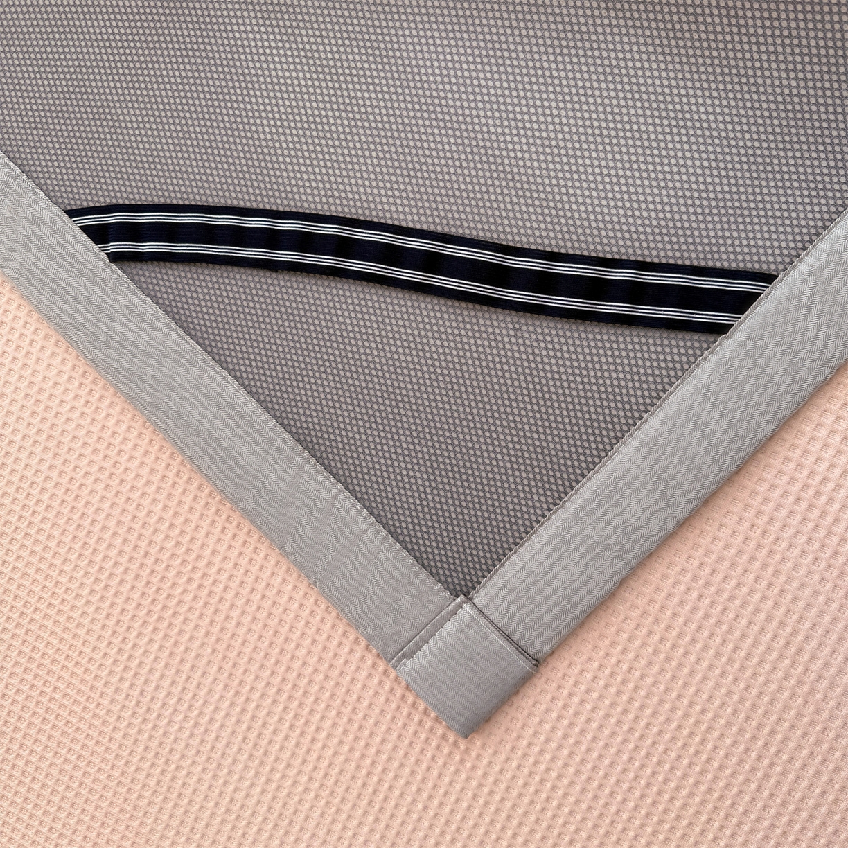 91家纺网 家纺一手货源 找家纺 布凡家居 2026新款高端A类PE高分子冰丝凉席卡通贴布凉席冰豆豆软凉席 小猫乐园-粉