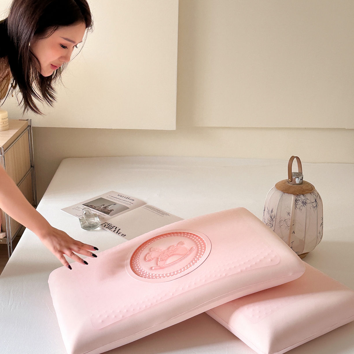 91家纺网 家纺一手货源 找家纺 （总）伟邦枕芯 2026新款锦氨凝胶记忆枕-马到成功