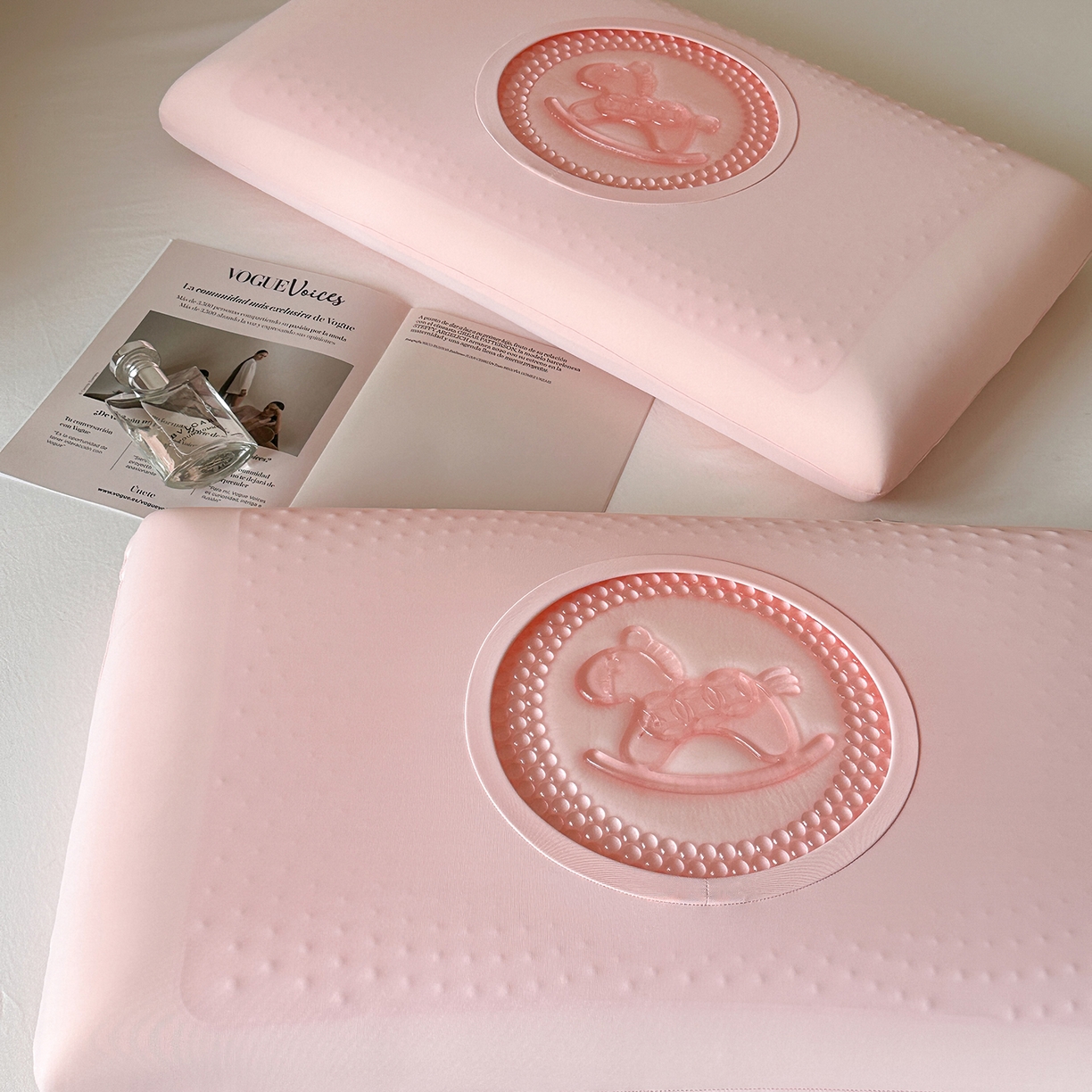 91家纺网 家纺一手货源 找家纺 （总）伟邦枕芯 2026新款锦氨凝胶记忆枕-马到成功