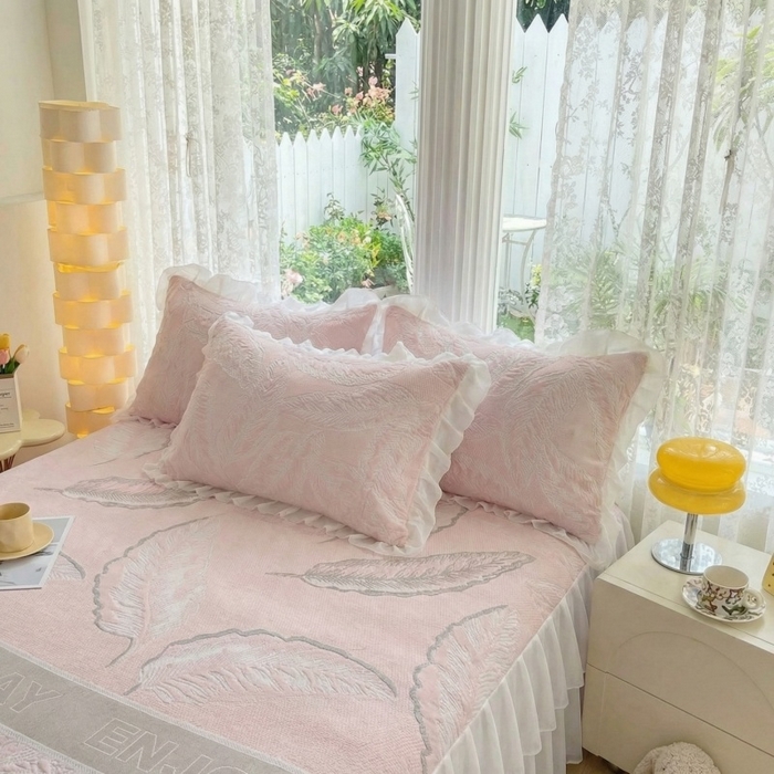 91家纺网 家纺一手货源 找家纺 德比尔斯  2026新款A类凉感凉豆豆床裙款凉席-芭蕉叶 芭蕉叶-粉