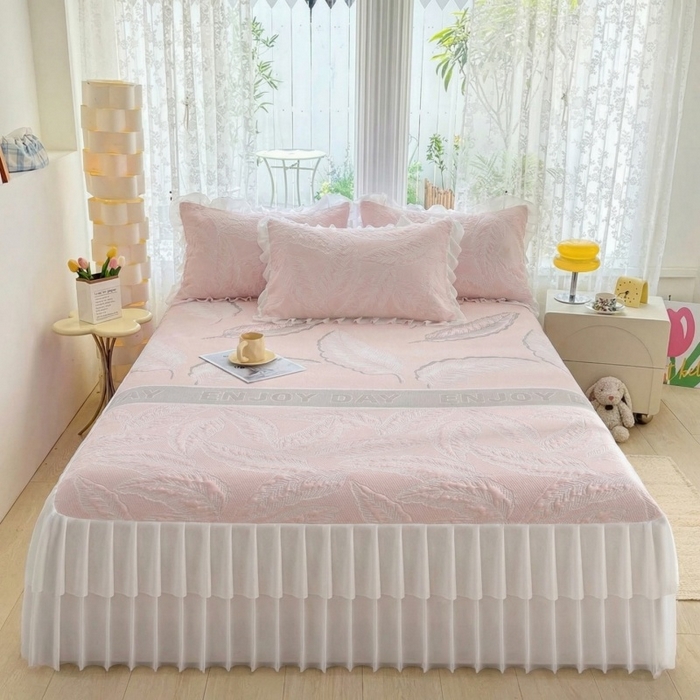 91家纺网 家纺一手货源 找家纺 德比尔斯  2026新款A类凉感凉豆豆床裙款凉席-芭蕉叶 芭蕉叶-粉