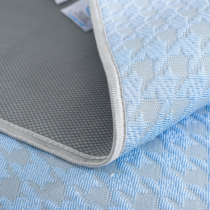 91家纺网 家纺一手货源 找家纺 德比尔斯  2026新款A类凉感凉豆豆床裙款凉席-千鸟格 千鸟格蓝