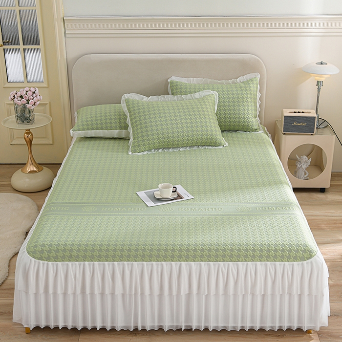 91家纺网 家纺一手货源 找家纺 德比尔斯  2026新款A类凉感凉豆豆床裙款凉席-千鸟格 千鸟格绿