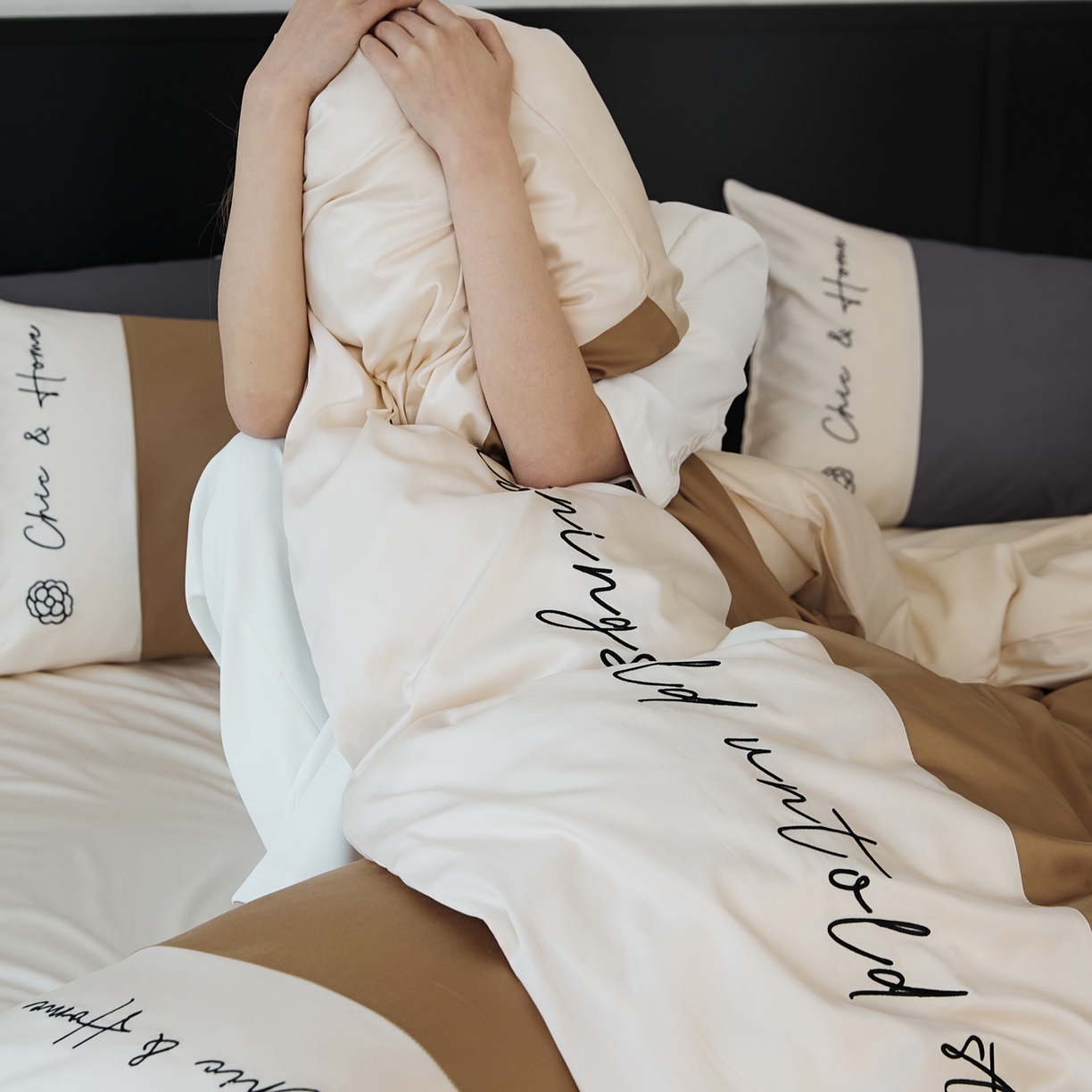 91家纺网 家纺一手货源 找家纺 EH家居 2026新款春夏新款天丝棉四件套江南系列 江南-栗色