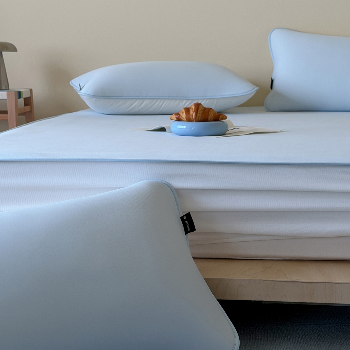 91家纺网 家纺一手货源 找家纺 三味舒屋 2026新款【清氧小冰皮】凉感丝软凉席凉垫 轻氧蓝