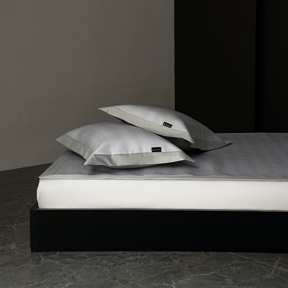 91家纺网 家纺一手货源 找家纺 三味舒屋 2026新款松间觅光系列印花冰丝席 觅光灰