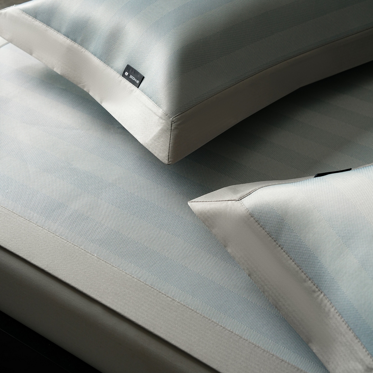 91家纺网 家纺一手货源 找家纺 三味舒屋 2026新款松间觅光系列印花冰丝席 觅光蓝