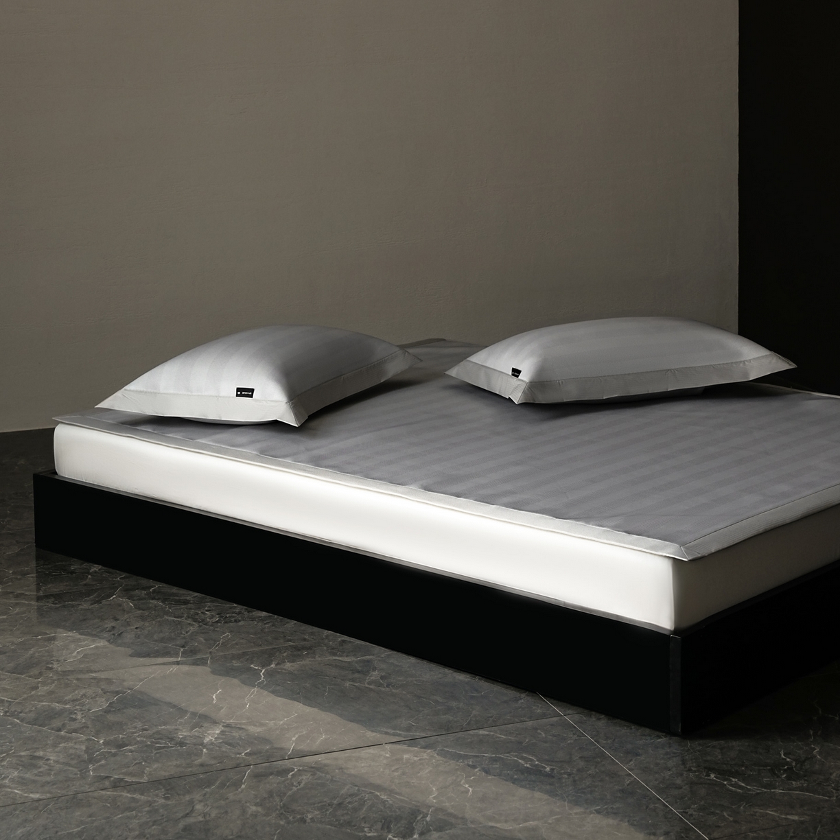 91家纺网 家纺一手货源 找家纺 三味舒屋 2026新款松间觅光系列印花冰丝席 觅光灰