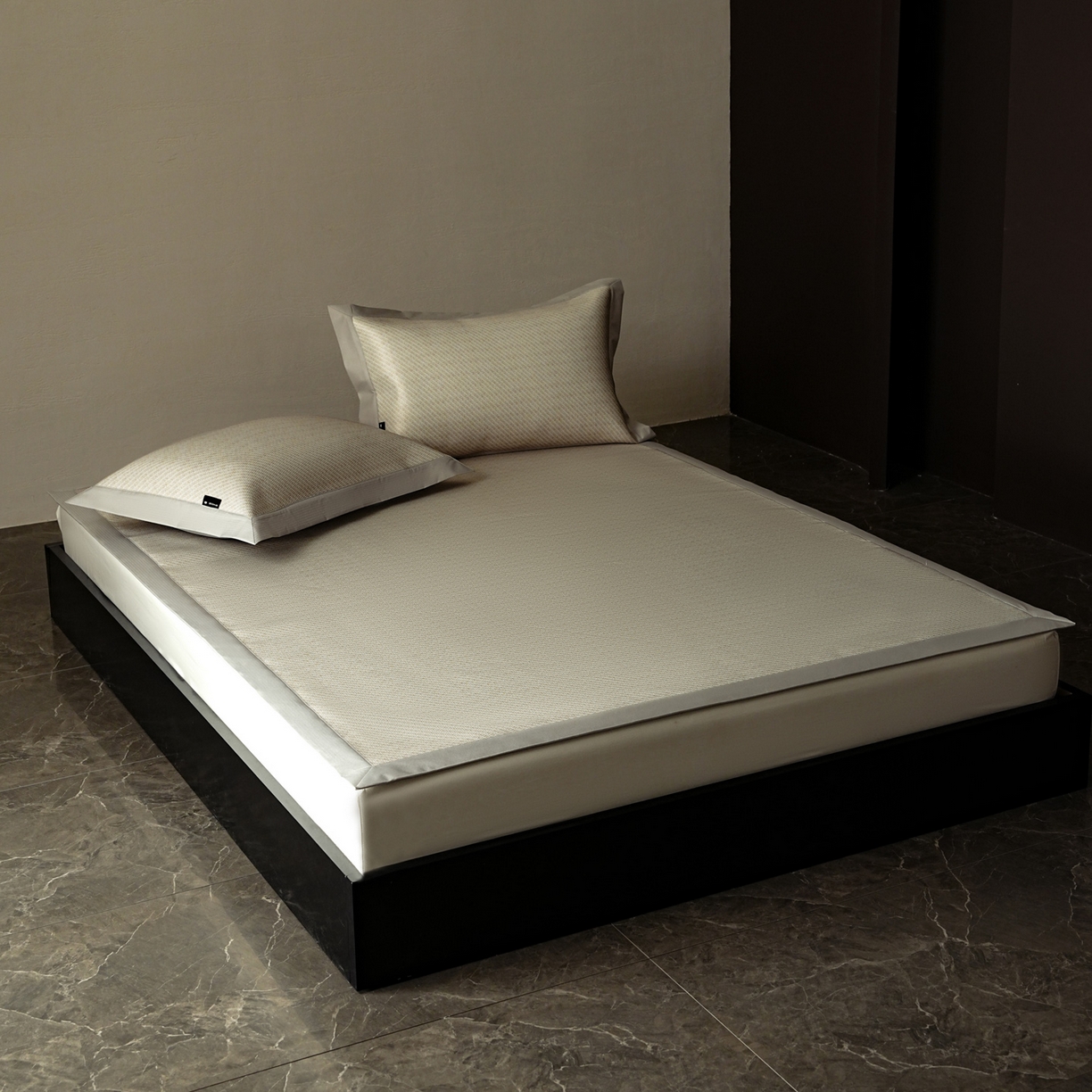 91家纺网 家纺一手货源 找家纺 三味舒屋 2026新款松间觅光系列印花冰丝席 松叶米